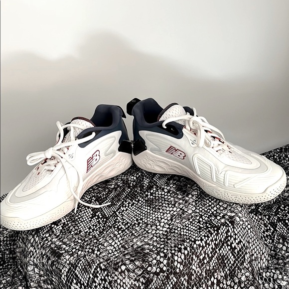 New Balance Womens Fresh Foam X CT Rally White and Navy Sneakers, NWOB Size 9 - Picture 4 of 13